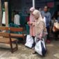 YBM PLN EPI menyalurkan sebanyak 600 paket sembako kepada warga RW 03 dan RW 04 yang berada di sekitar kantor PLN EPI.