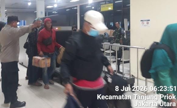 Pelayanan & Pengamanan Debarkasi Kapal KM. Kelimutu dari Pontianak Berjalan Aman dan Lancar, 1.078 Penumpang Tiba di Pelabuhan Tanjung Priok.