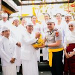 Minggu Kasih di Pura Giri Brata, Kapolres Bangli Ajak Umat Jaga Kerukunan dan Kamtibmas Kondusif