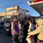 Wujud Polisi Bersama Masyarakat di Tengah Antrean BBM, Polres Bangli Terjunkan Personel Konselor Psikologi Beri Konseling