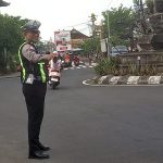 Polisi Bersama Masyarakat: Personel Polsek Kota Polres Bangli Pastikan Arus Pagi Aman dan Lancar