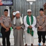 Pererat Kedekatan dengan Masyarakat, Kapolres dan Wakapolres Pelabuhan Tanjung Priok Gelar Jumat Keliling di Muara Angke