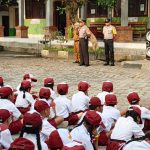 Tanamkan Disiplin Sejak Dini, Polsek Bangli Gelar POLIDIK di SDN 1 Bebalang