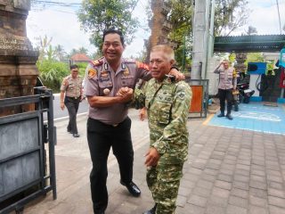 HUT ke-81 TNI, Camat dan Kapolsek Payangan Datang Bawa Ucapan dan Semangat Kebersamaan